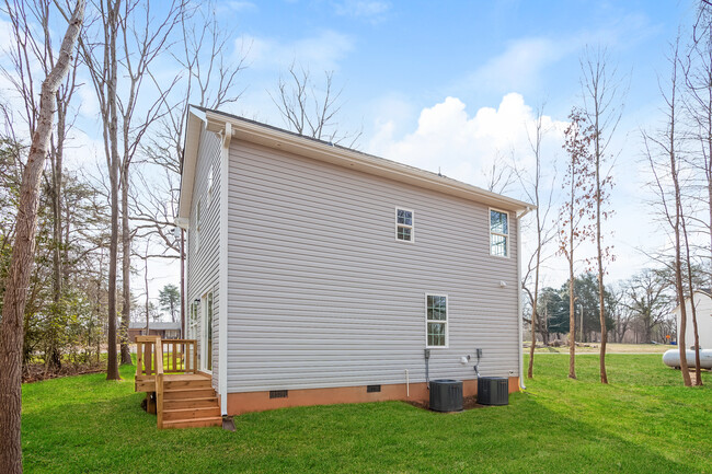 Building Photo - 1082 Redleaf Trail