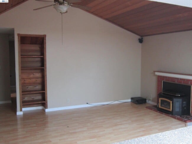 Building Photo - 32215 Glenbrook St