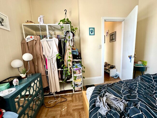 Building Photo - 108 Myrtle St