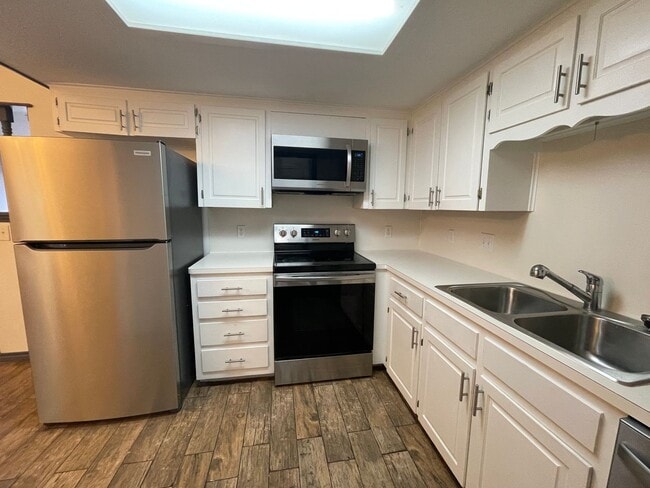 Building Photo - 112 Brookway Dr