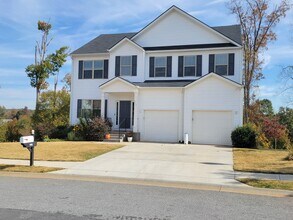 Building Photo - 6 Bed, 4 Bath Home Available in Simpsonville