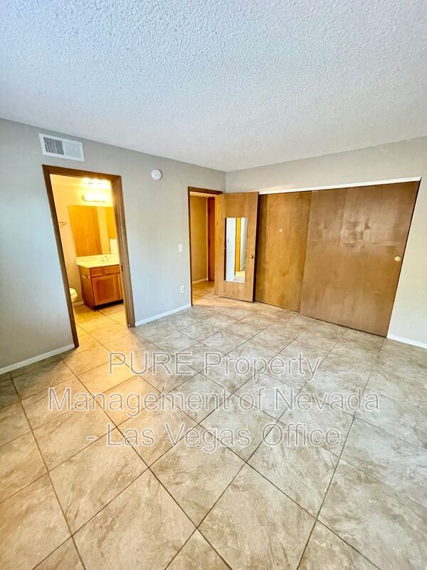 Building Photo - 2650 Sumac Ln
