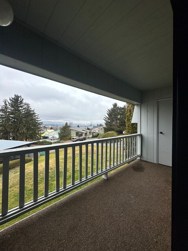 Building Photo - Sunset Manor