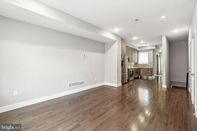 Building Photo - 912 N 16th St