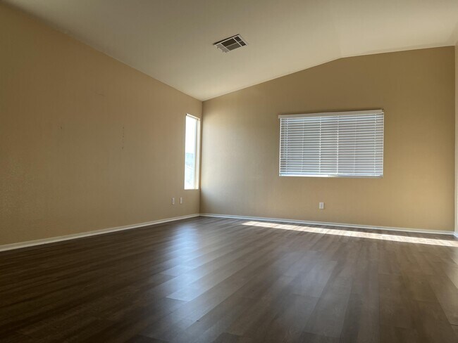 Building Photo - 1204 E Malibu Sands Ave