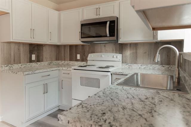 Building Photo - 5835 Shadydell Dr