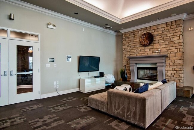 Building Photo - Amazing Condo with Beautiful Mountain and ...