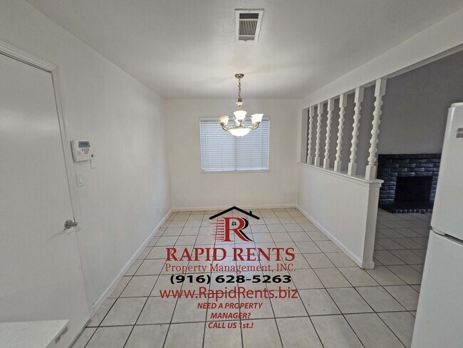 Building Photo - 1622 Sandalwood Dr