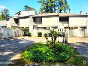 Building Photo - 138 Mallard Cove