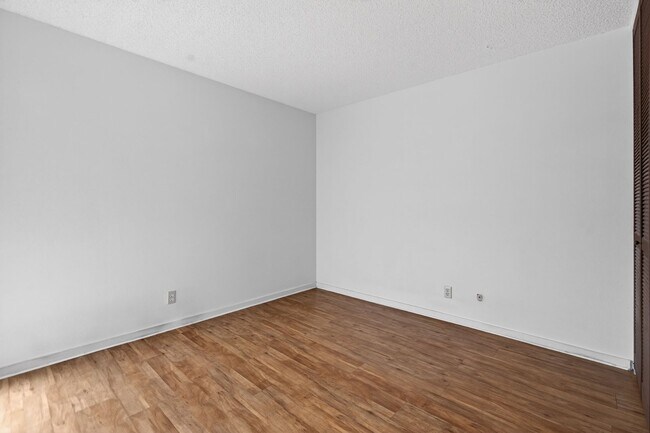 Building Photo - Spacious 2BD/2BA Condo with 2 Covered Parking Stalls in Kailua