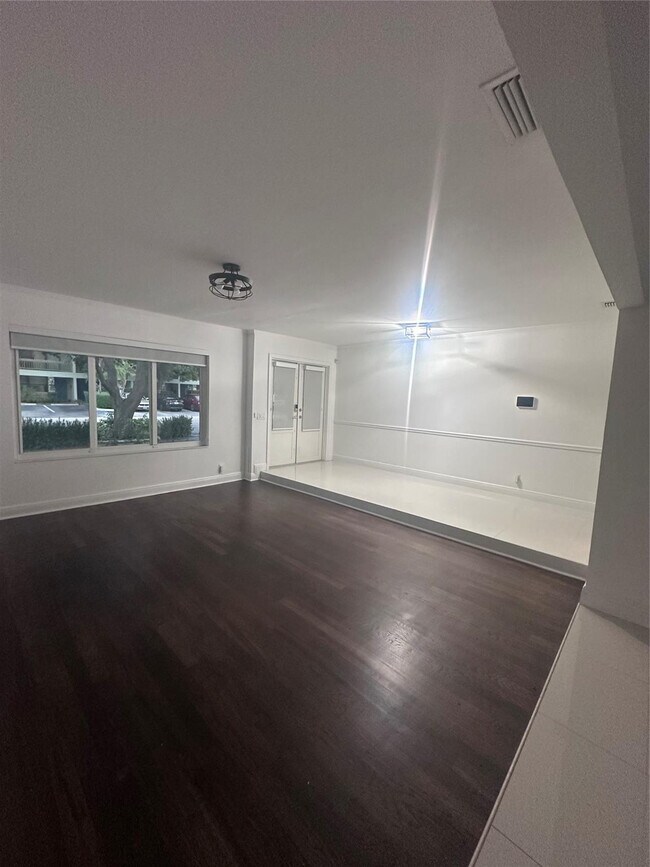 Building Photo - 2810 NE 60th St