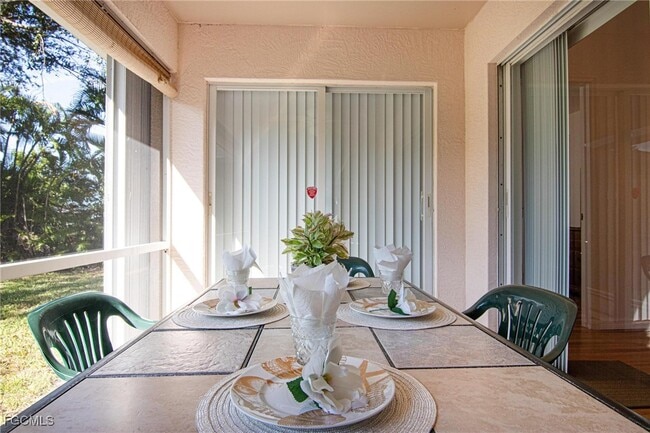 Building Photo - 3032 SW 10th Ave