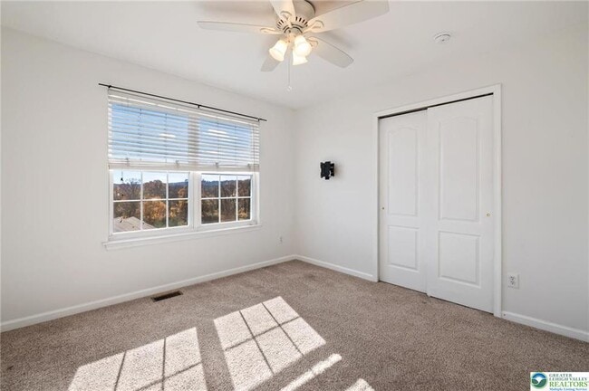 Building Photo - 5985 Saratoga Ln