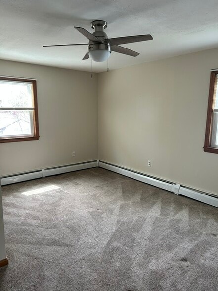 Building Photo - 122 Kinsley St
