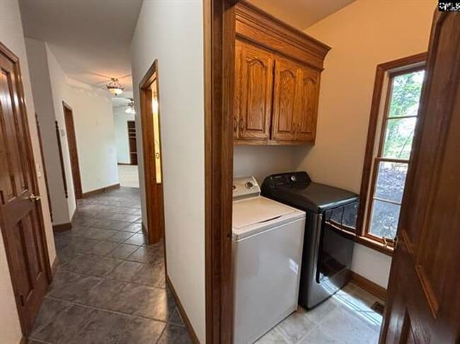 Building Photo - 527 Superior Cir