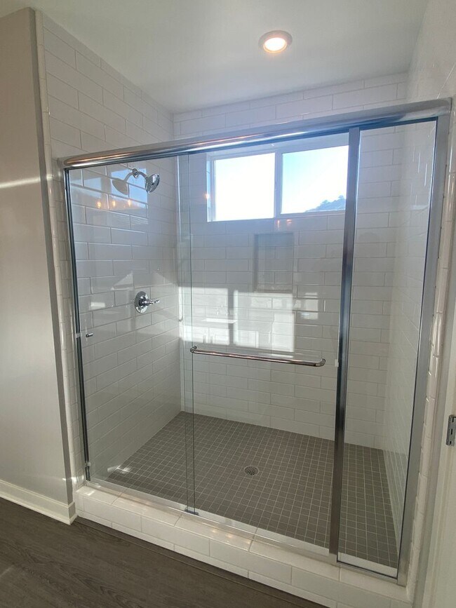 Building Photo - Brand New Home