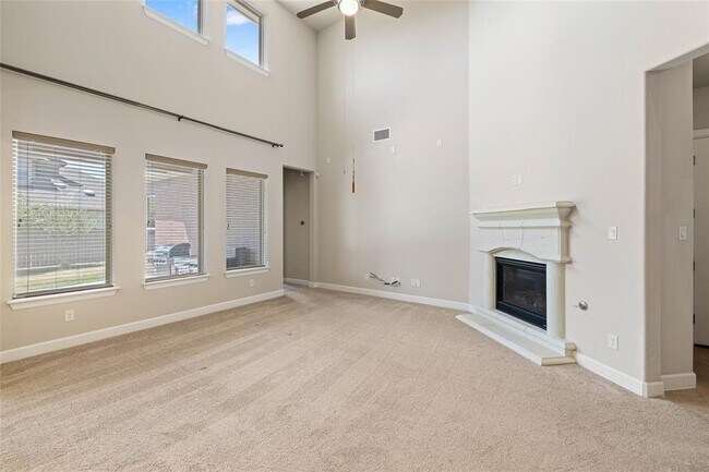 Building Photo - 3008 Paseo de Charros