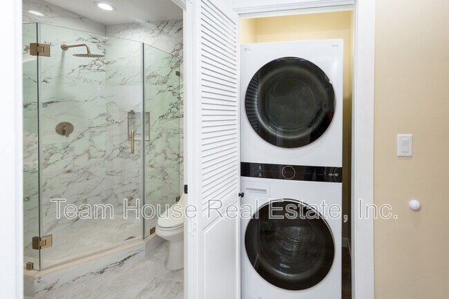 Building Photo - 7671 Quakertown Ave