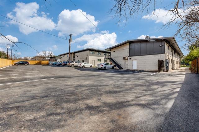 Building Photo - 5917 Gaston Ave