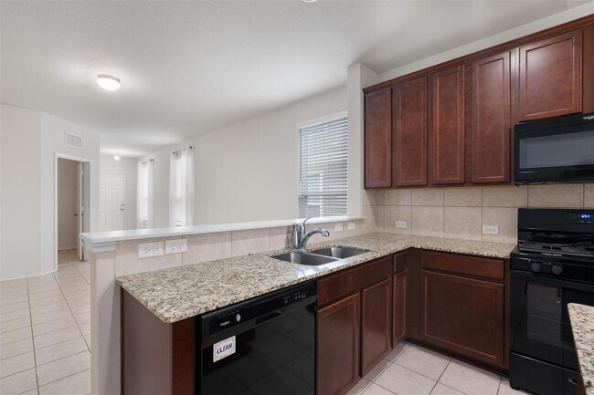 Building Photo - 126 Boxwood Dr