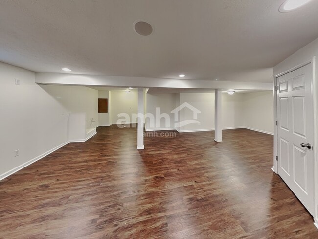 Building Photo - 210 Cherry Tree Ln