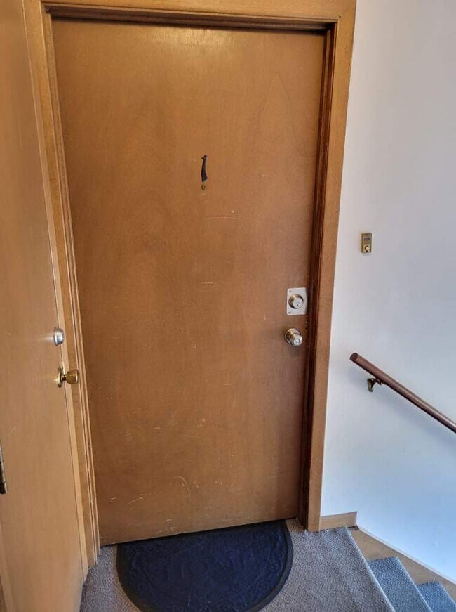 Building Photo - 3621 Dalewood Ave SE