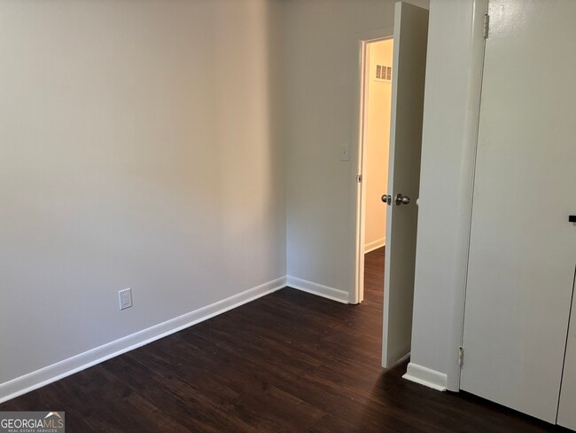 Building Photo - 126 Azalea Dr