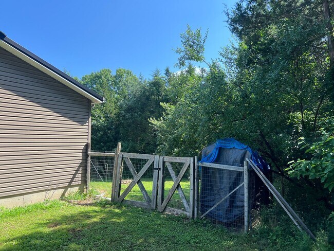 Building Photo - 11205 Cumberland Gap Dr
