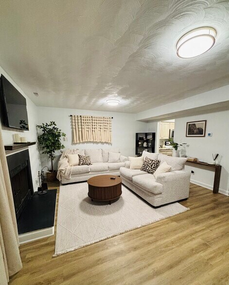 Building Photo - 3441 Bruin Dr