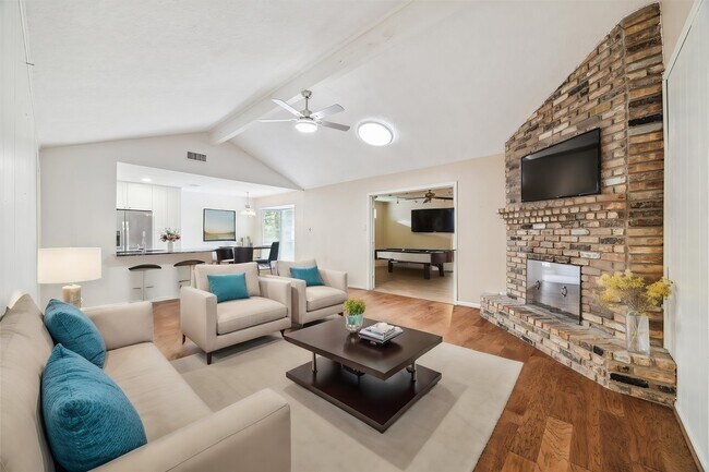 Building Photo - 5359 Little John Ln