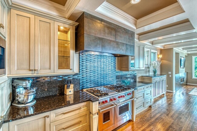 Building Photo - Mercer Island Waterfront Home