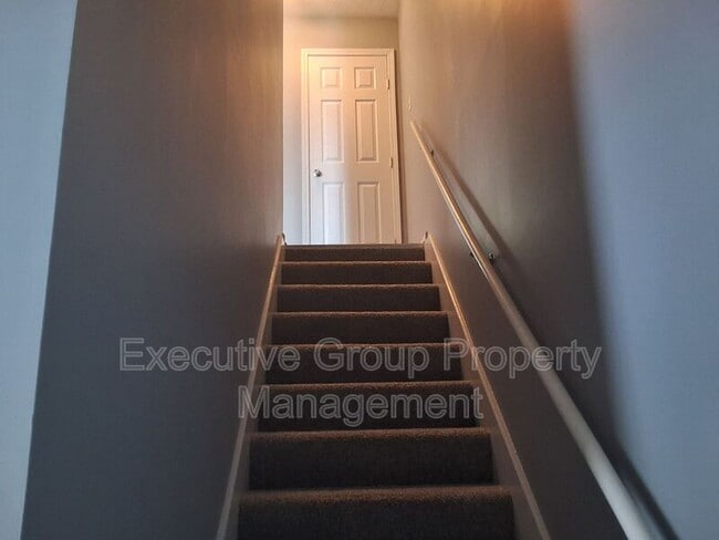 Building Photo - 1115 Crowne Pointe Dr