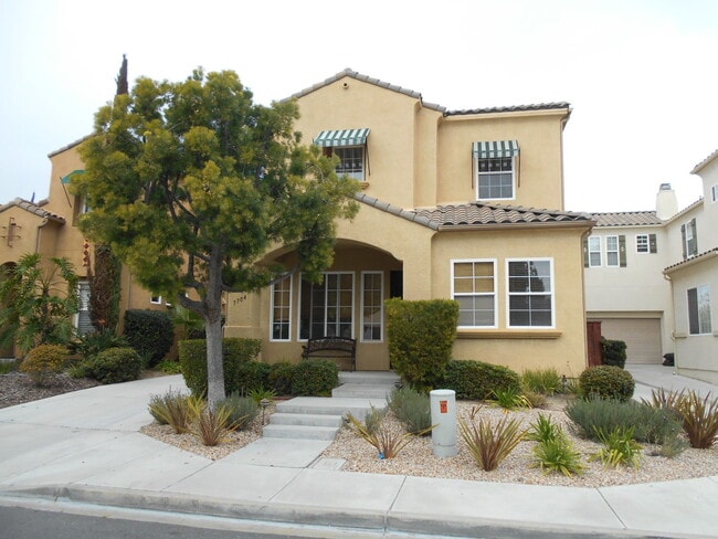 Primary Photo - Stunning 3BR+Den Tuscan Villa in Torrey Del Mar - Your Dream Home Awaits - More Photos Coming Soon!