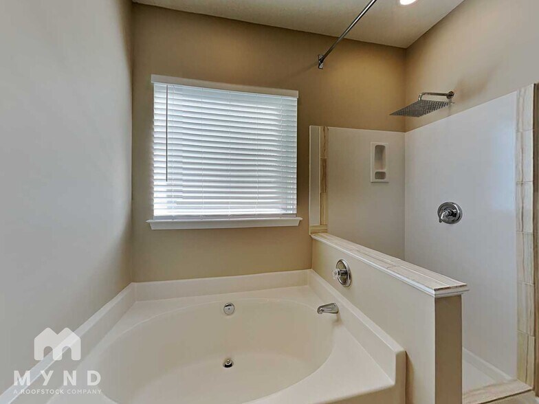 Building Photo - 166 Bluffton Rd