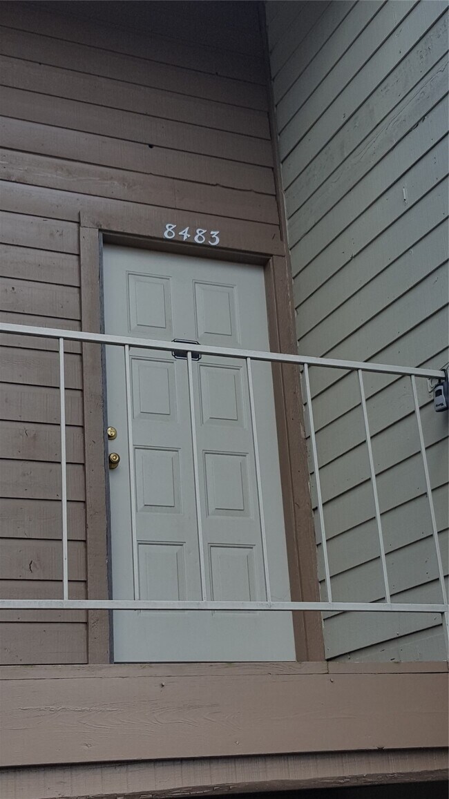 Building Photo - 8483 Sands Point Dr