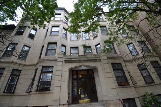 Building Photo - 39 Hemenway St