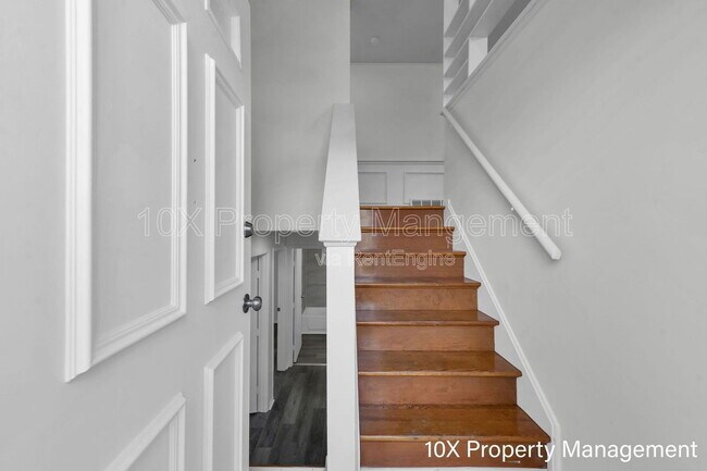 Building Photo - 907 Higbee Dr N