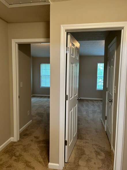 Two secondary bedrooms - 2916 Vining Ridge Ter