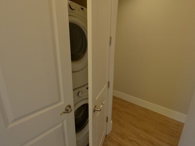 Building Photo - 325 NW 21st St