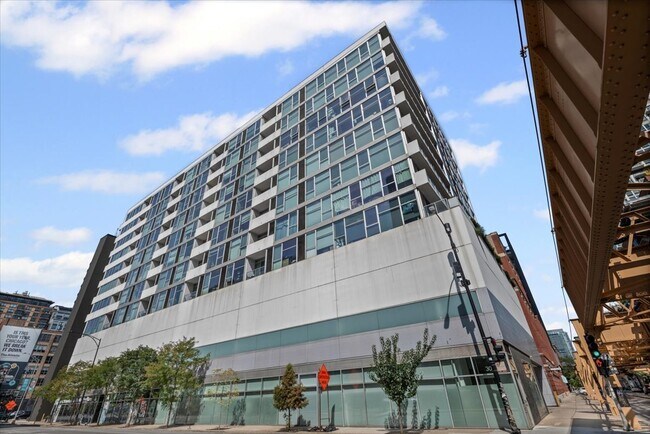 Primary Photo - 630 N Franklin St