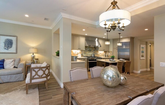 Building Photo - 718 Silver St