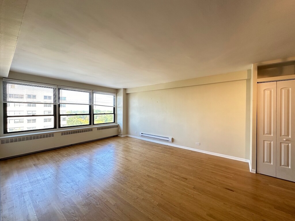 Building Photo - 4180 N Marine Dr