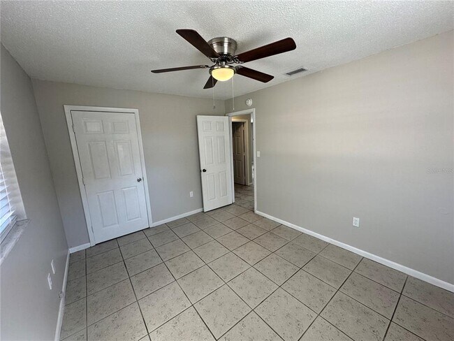 Building Photo - 845 Castle Way