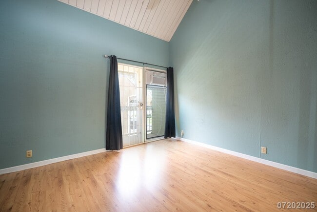 Building Photo - 2bd / 1.5ba / 2 parking Condo in Mililani ...