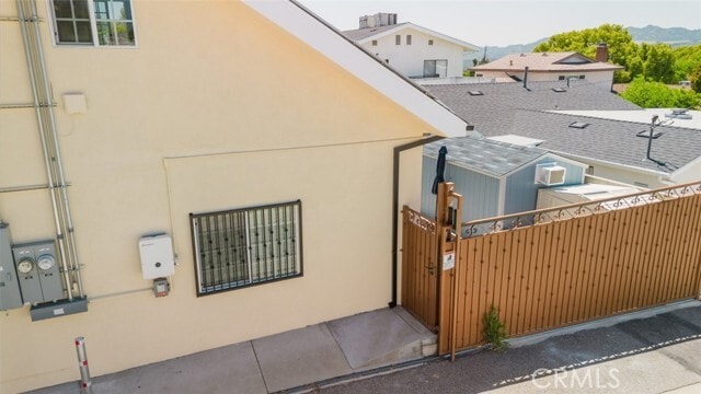 Building Photo - 833 E Verdugo Ave