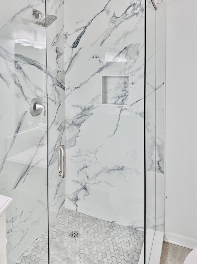 Building Photo - 2750 Kings Lake Blvd