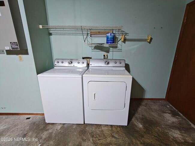 Building Photo - 1314 Cutlass Rd