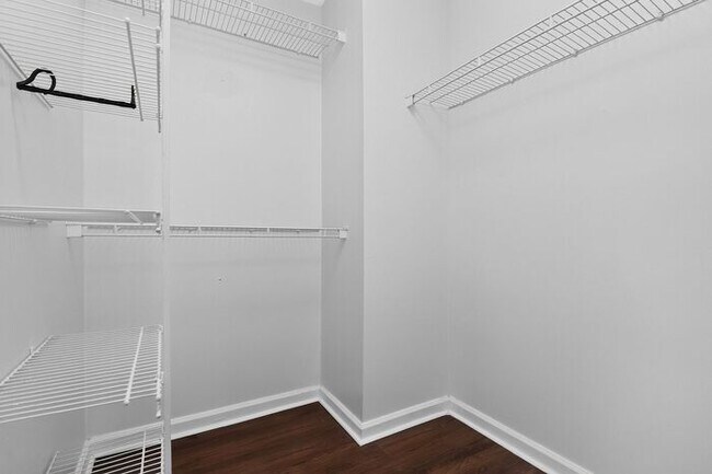 Building Photo - Spacious 4BD/2.5BA Home in Winding Creek!
