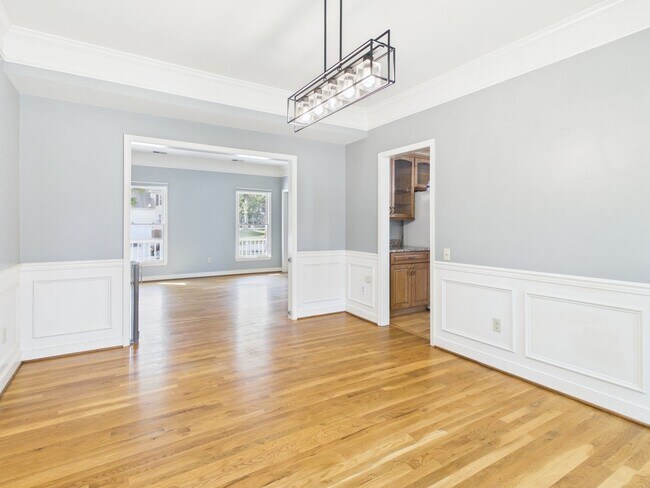 Building Photo - 6118 Walnut Landing Way
