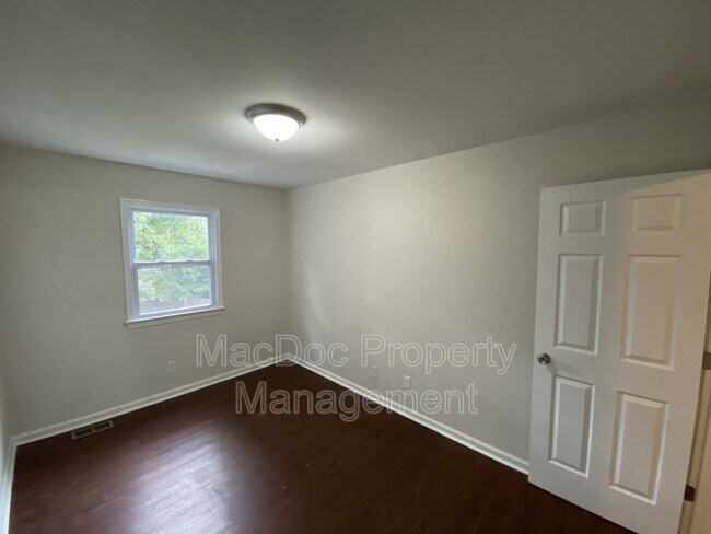 Building Photo - 531 Olde Greenwich Cir